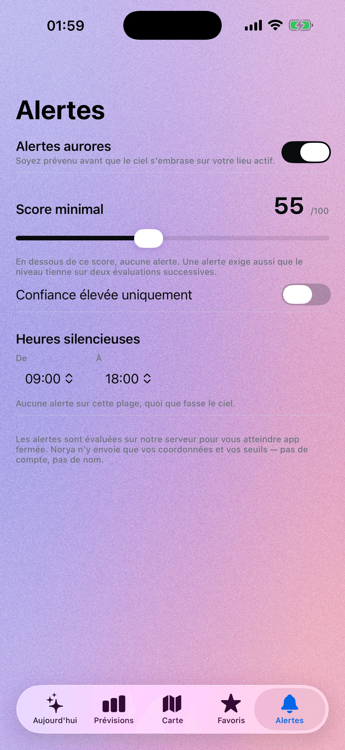 Écran Alertes de Norya : les alertes aurores activées, un score minimal réglé sur 55 sur 100, l’option « Confiance élevée uniquement » et des heures silencieuses de 09:00 à 18:00.